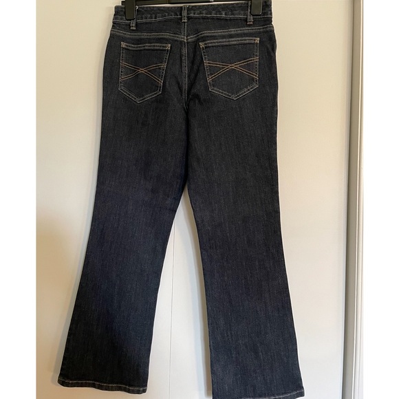 Tommy Hilfiger dark wash boot cut jeans size 6/30 - Picture 2 of 4